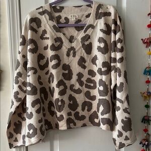 POL Leopard Print V-Neck Sweater in Cream and Brown